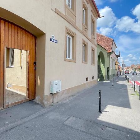 Long Street Suites Брашов Экстерьер фото